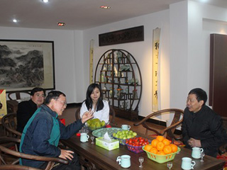 省輕工業(yè)聯(lián)合會(huì)王學(xué)鼎會(huì)長(zhǎng)考察我廠