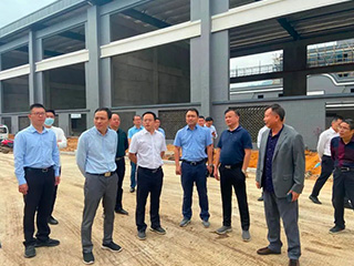 建甌市委書記周靖、市長吳偉帶隊到雙龍戲珠白酒擴建項目現(xiàn)場開展調(diào)研活動